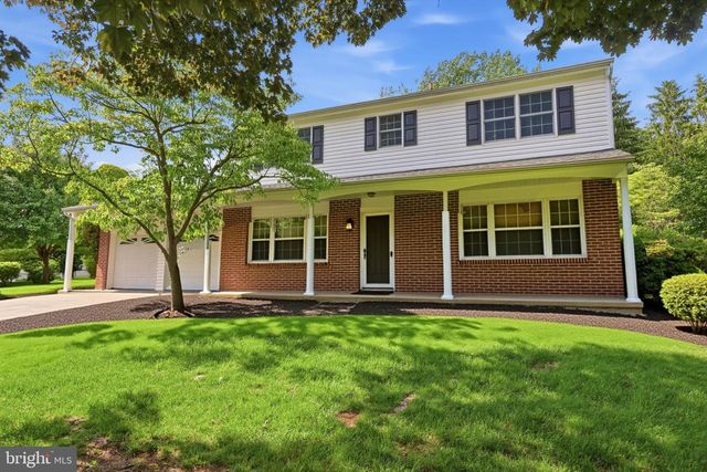 121 BUCK HILL DR, Holland, PA 18966