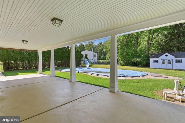121 BUCK HILL DR, Holland, PA 18966