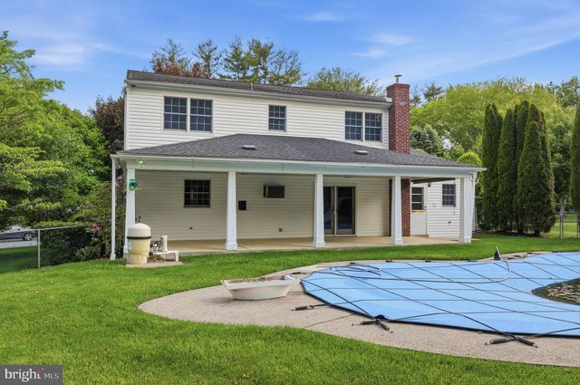 121 BUCK HILL DR, Holland, PA 18966