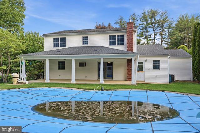 121 BUCK HILL DR, Holland, PA 18966