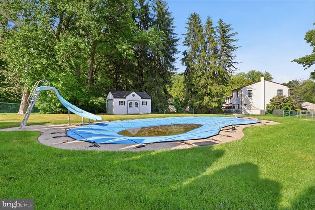 121 BUCK HILL DR, Holland, PA 18966