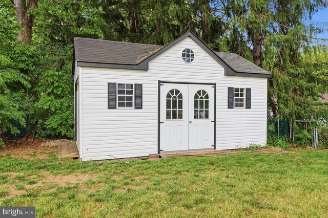121 BUCK HILL DR, Holland, PA 18966