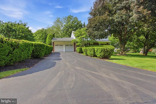 121 BUCK HILL DR, Holland, PA 18966