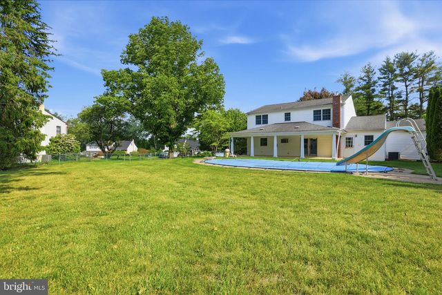 121 BUCK HILL DR, Holland, PA 18966