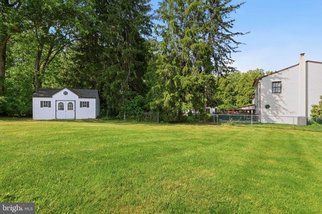 121 BUCK HILL DR, Holland, PA 18966