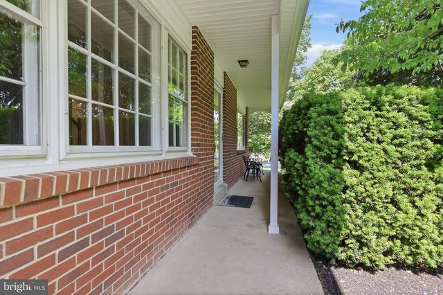 121 BUCK HILL DR, Holland, PA 18966