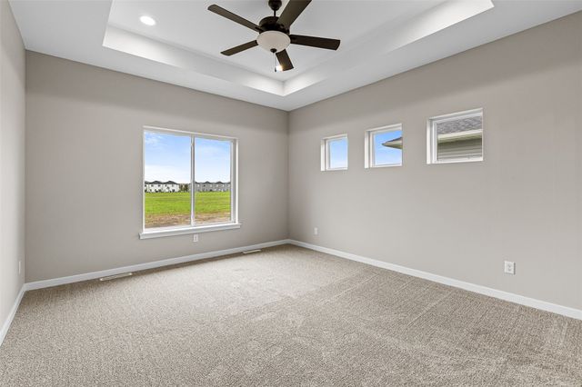 3064 Ridgeview Circle, Coralville, IA 52241