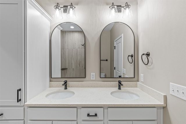 3064 Ridgeview Circle, Coralville, IA 52241