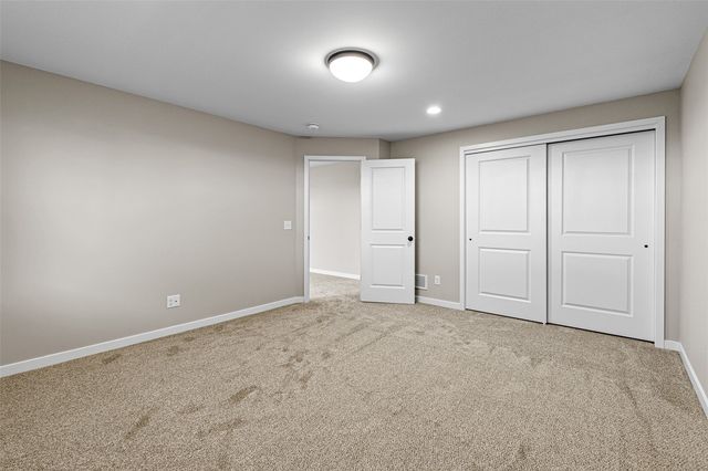 3064 Ridgeview Circle, Coralville, IA 52241