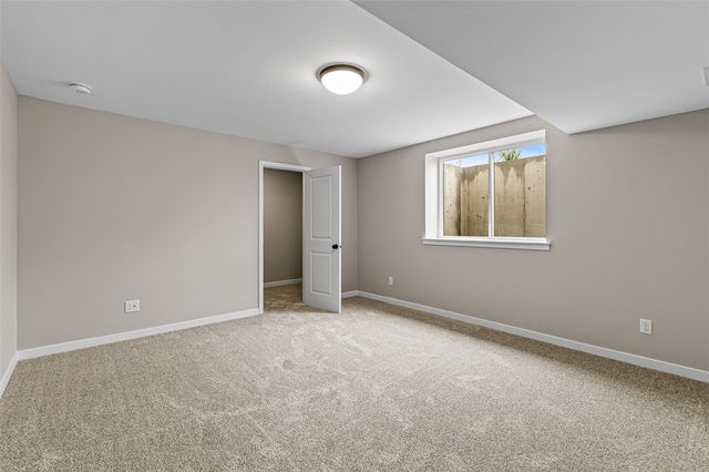 3064 Ridgeview Circle, Coralville, IA 52241