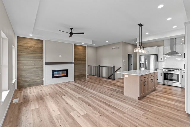 3064 Ridgeview Circle, Coralville, IA 52241