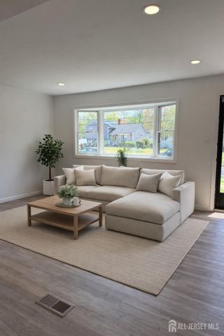 606 Willow Avenue, Piscataway, NJ 08854