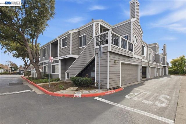 25525 25525 Southwick Dr 110, Hayward, CA 94544