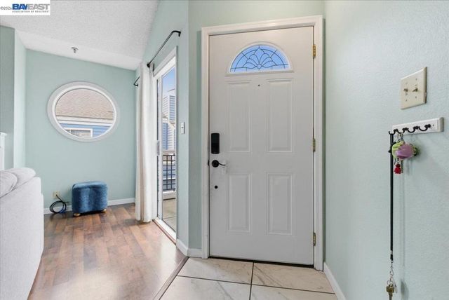 25525 25525 Southwick Dr 110, Hayward, CA 94544