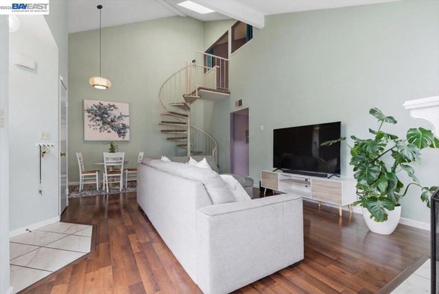 25525 25525 Southwick Dr 110, Hayward, CA 94544