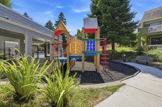3778 Stoneglen N, Richmond, CA 94806
