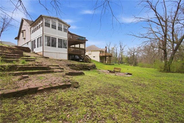 4121 NW Delwood Drive, Blue Springs, MO 64015