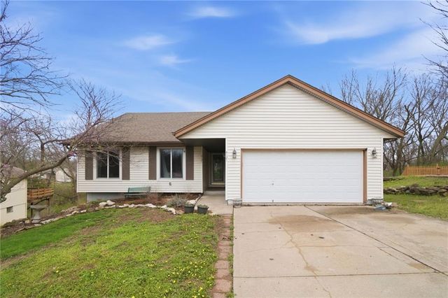 4121 NW Delwood Drive, Blue Springs, MO 64015