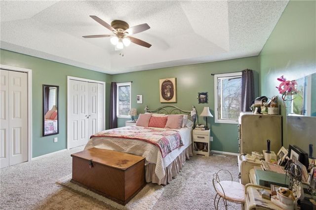 4121 NW Delwood Drive, Blue Springs, MO 64015