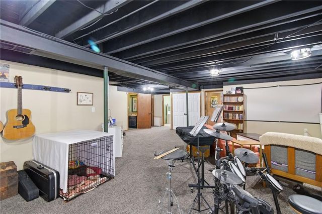 4121 NW Delwood Drive, Blue Springs, MO 64015