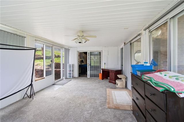 4121 NW Delwood Drive, Blue Springs, MO 64015