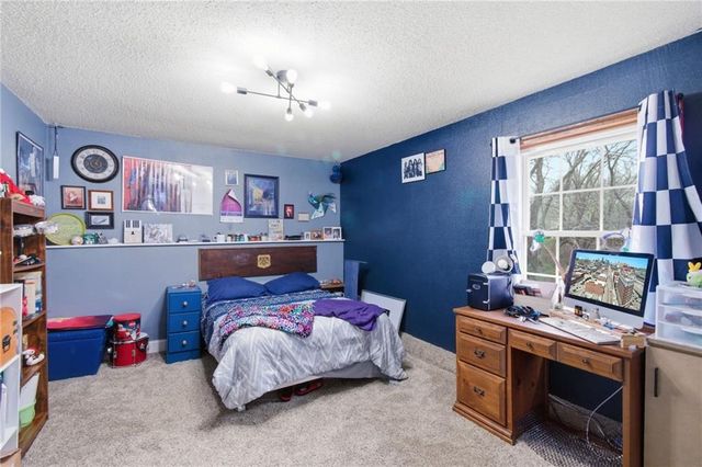 4121 NW Delwood Drive, Blue Springs, MO 64015