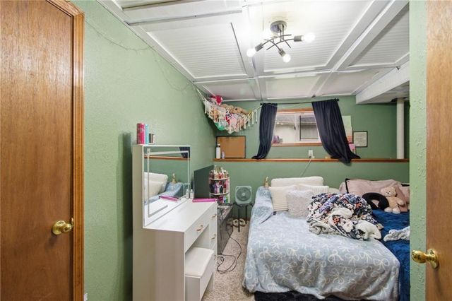 4121 NW Delwood Drive, Blue Springs, MO 64015