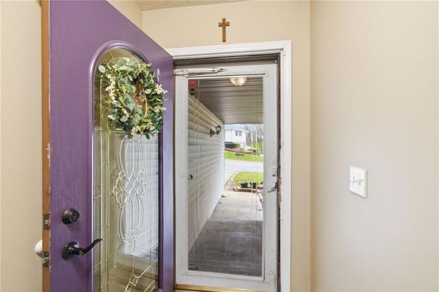 4121 NW Delwood Drive, Blue Springs, MO 64015