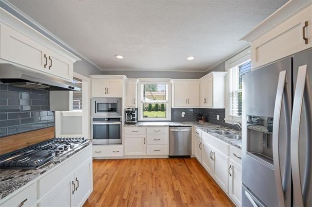 11 E Concord Avenue, Kansas City, MO 64112