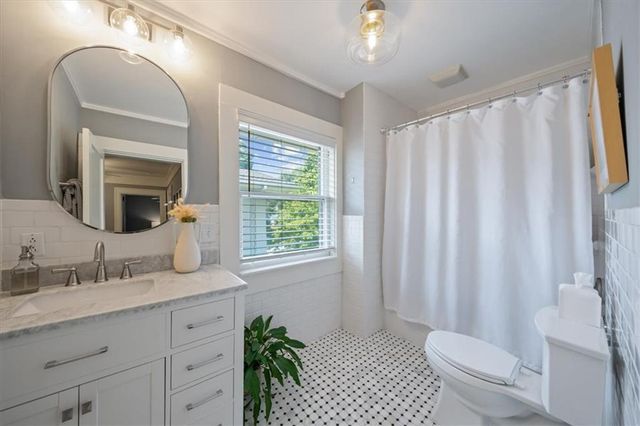 11 E Concord Avenue, Kansas City, MO 64112