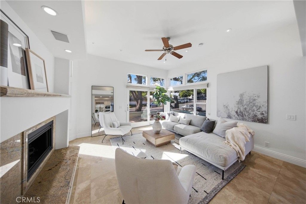 2 Vienna, Newport Beach, CA 92660 — photo 2