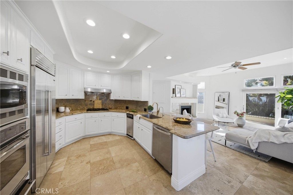 2 Vienna, Newport Beach, CA 92660 — photo 3
