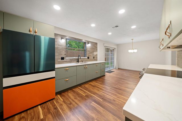 3402 Wildwood Ridge Court, Houston, TX 77339