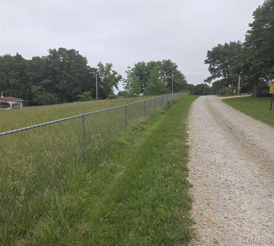 8466 South Drive, Festus, MO 63028