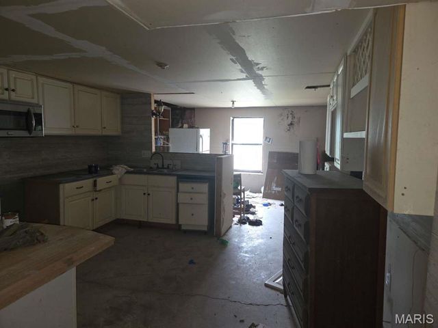8466 South Drive, Festus, MO 63028