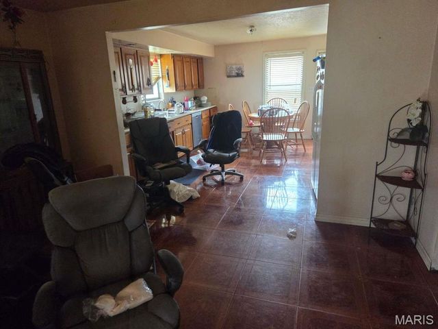 8466 South Drive, Festus, MO 63028