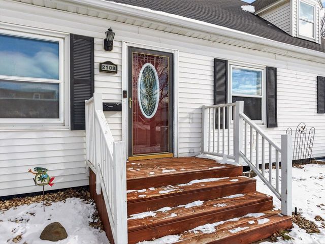 2108 N RICHMOND STREET, Appleton, WI 54911