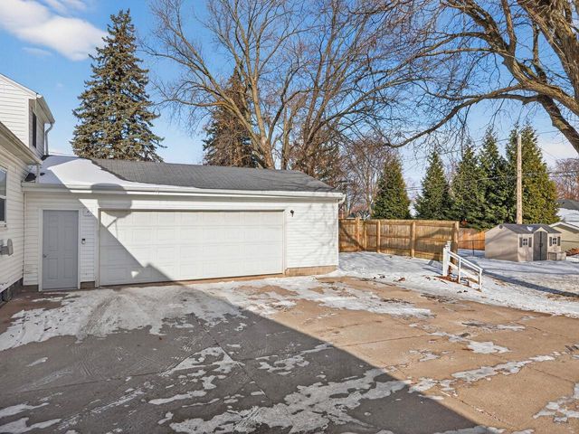 2108 N RICHMOND STREET, Appleton, WI 54911