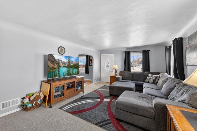 2108 N RICHMOND STREET, Appleton, WI 54911