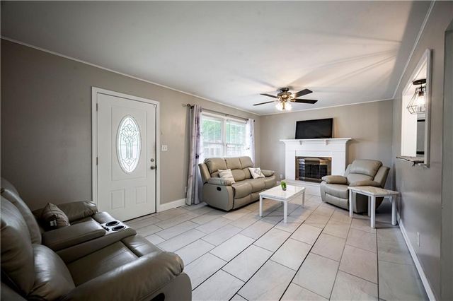 10708 E 25th Terrace, Independence, MO 64052