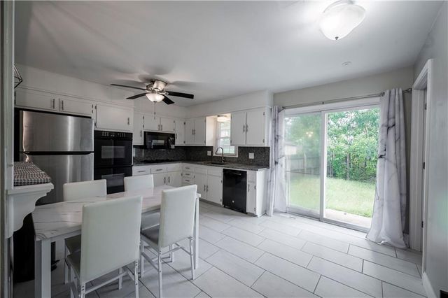 10708 E 25th Terrace, Independence, MO 64052