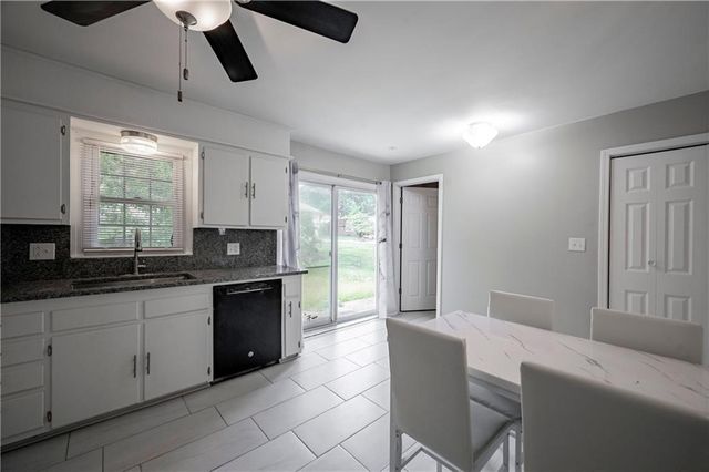 10708 E 25th Terrace, Independence, MO 64052