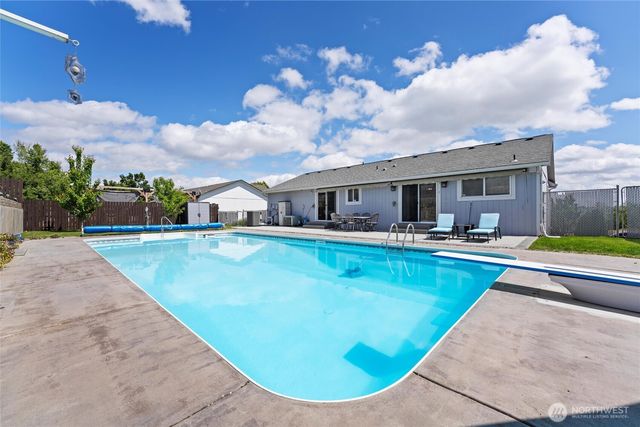 1032 Edgewater Lane, Moses Lake, WA 98837