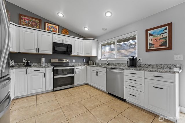 1032 Edgewater Lane, Moses Lake, WA 98837