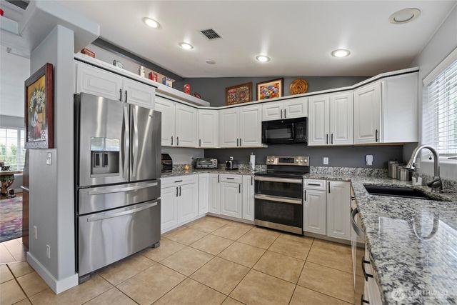 1032 Edgewater Lane, Moses Lake, WA 98837