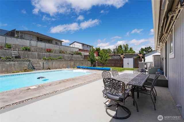 1032 Edgewater Lane, Moses Lake, WA 98837