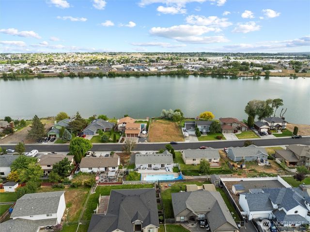 1032 Edgewater Lane, Moses Lake, WA 98837