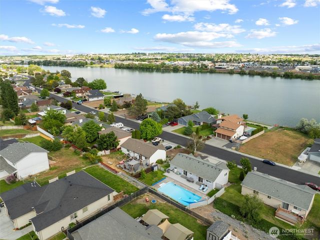 1032 Edgewater Lane, Moses Lake, WA 98837