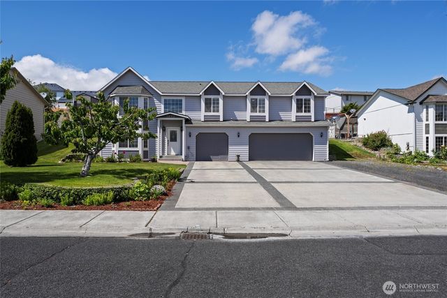 1032 Edgewater Lane, Moses Lake, WA 98837