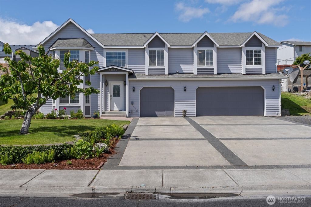 1032 Edgewater Lane, Moses Lake, WA 98837